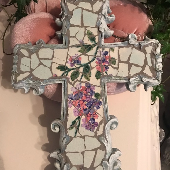 Precious vintage floral cracked tile Cross. - Picture 3 of 6